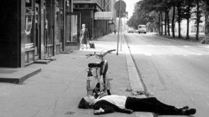Aki Kaurismäki Mika Kaurismäen elokuvassa Valehtelija (1981).