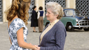 Tarinassa Rakkauskirjeiden salaisuus nähdään Virginia (Charlotte Salt) ja Neiti Marple (Julia McKenzie). Neiti Marple on Agatha Christien salapoliisiromaanien ihastuttava etsivä. Pääroolissa nähdään Julia McKenzie.