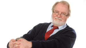 Veikko Ylikojola toimi Yleisradion musiikkitoimittajana 1974–2010. Yleisradion musiikkitoimittaja Veikko Ylikojola.