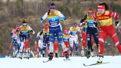 Krista Pärmäkoski åker skidor i Val di Fiemmes masstart 2022.