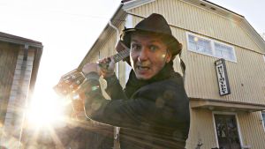 Samuli Putro Bio Huvimyllyn edustalla Raahessa.