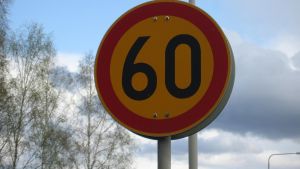 60 är ett tal äldre företagare bör hålla ögonen på. Hastighetsbegränsning 60 km/h.