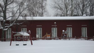 I regel ordnar Raseborgs stad inte förskolor om förskolebarnen är färre än sju stycken. Ett undantag är Bromarv daghem. Bromarv daghem