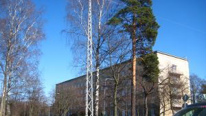 Mostern flyttade till Stengårds sjukhus i slutet av förra veckan. Staden försöker nu hitta en plats på ett äldreboende åt henne.