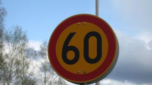 60 är ett tal äldre företagare bör hålla ögonen på. Hastighetsbegränsning 60 km/h.