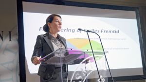 Bäddat för samarbete? Sidse Babett Knudsen som dansk statsminister i tv-serien Borgen. Borgen (12)