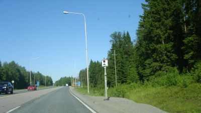 Hastighetskamera vid riksväg 25 i Karis.