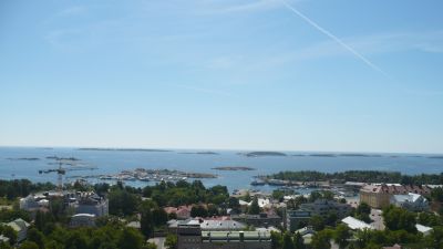 Vy över bland annat Östra hamnen, stadshuset och bilioteket i Hangö