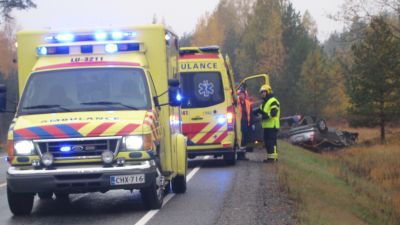 Två personbilar krockade i Svartå