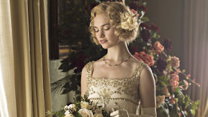 Lily James som Lady Rose i "Downton Abbey". Lily James som Lady Rose MacClare i Downton Abbey.