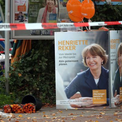 Borgmästarkandidaten Henriette Reker i tyska Köln knivhöggs den 17 oktober 2015.