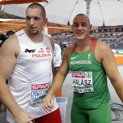 Wojciech Nowicki och Bence Halasz står bredvid varandra.