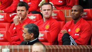 Wayne Rooney satt på bänken och byttes in först med sju minuter kvar att spela. Wayne Rooney sitter på bänken.