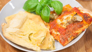 Vit pizza och pizza med mozzarella och kronärtskocka