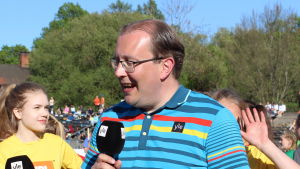 Antti Koivukangas refererar VM. Antti Koivukangas intervjuar Lena Hindström-Pesu, Stafettkarnevalen 2018.