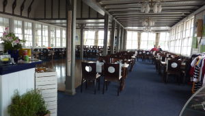Olika arbeten pågår i restaurangen som bäst. (Arkivbild) Högsäsongen för Knipans del börjar vara över för den här sommaren.