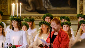President Tarja Halonen höll tal till lucia. President Tarja Halonen talar till Finlands lucia.