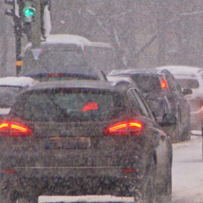 Trafik i snöfall