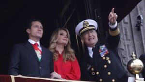 Enrique Peña Nieto och hans fru, skådespelerskan Angélica Rivera var inblandade i flera stora mutskandaler under Peña Nietos ämbetsperiod som tog slut i november i fjol Enrique Peña Nieto och hans fru, skådespelerskan Angélica Rivera var inblandade i flera stora mutskandaler under Peña Nietos ämbetsperiod som tog slut i november i fjol