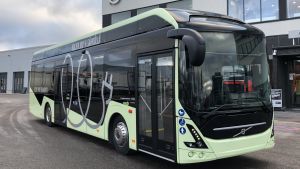 Moderna elbussar i stil med denna introduceras snart i Sibbo. Sähköllä kulkeva linja-auto.