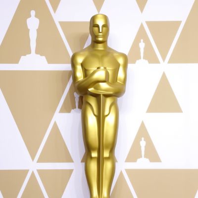 Guldfärgad Oscarsstaty