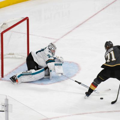 NHL: Pois alta laineet ja ovetshkinit! NHL-tulokkaan Villi-Bill ilmoittautui maalipörssikisaan tällä satumaisella osumalla