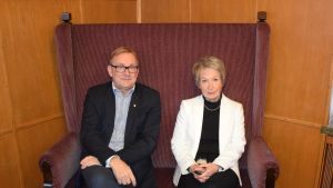 Denis Strandell och Barbro Wikberg hoppas på att kunna kombinera miljötänk med att spara pengar. Om det kniper får miljöåtgärder också kosta, säger Wikberg. Denis Strandell och Barbro Wikberg