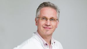 Juhani Knuuti, professor vid Åbo universitet, kritiserar Antti Heikkiläs bok och uttalanden. 