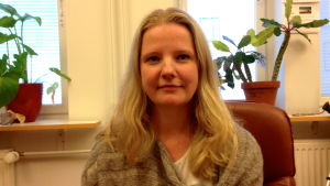 Hanna Lundberg vid beroendemottagningen i Mariehamn märker av att allt yngre söker hjälp för drogproblem. Hanna Lundberg, verksamhetsledare på Beroendemottagningen i Mariehamn