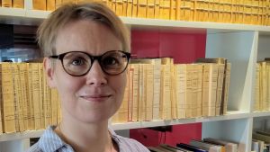 Maria Vainio-Kurtakko forskar i finländsk adelskultur. Forskaren Maria Vainio-Kurtakko