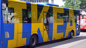Ikeas buss vid Kiasma i Helsingfors.