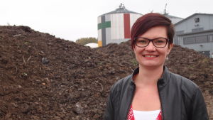 Teija Paavola på företaget Biovakka säger att vi vet mera om reningsverksslam än om djurgödsel. Teija Paavola, utvecklingschef för Biovakka i Åbo.