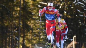 Flugstad Östberg och Johaug höll ihop under hela loppet. Flugstad Östberg före Johaug i spåret.