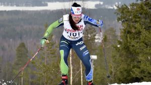 Krista Pärmäkoski fick ge sig på upploppet. Krista Pärmäkoski i FM-spåret.
