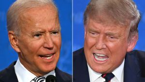 Åldriga kandidaterna Biden och Bush, som ett val mellan Stalin och Brezjnev, diktatur eller stagnation, skämtar Kettil Cedercreutz. Trump och Biden i bildcollage, båda med vidöppna munnar.