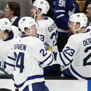 Kasperi Kapanen jublar över sin fullträff.
