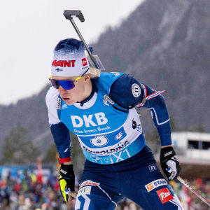 Otto Invenius åker skidor.