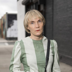 Porträtt på Liisa Jokinen.