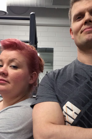 Jenny Lehtinen ja Timo Haikarainen punttisalilla