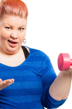 Jenny Lehtinen ihmettelee käsipainoa