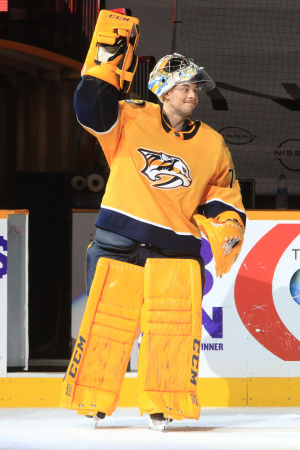Nashvilles målvakt Juuse Saros har spelat upp sig efter en trög start på säsongen. Juuse Saros uppmärksammas efter matchen.
