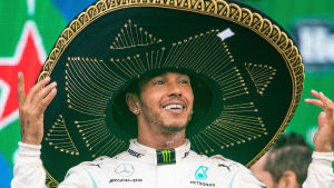 Lewis Hamilton firar.