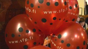 SFP satt i regeringen i 36 år och förluster för svenskan har skett både då och under fyra år i opposition. SFP ballonger på valvaka på Bocks i Vasa