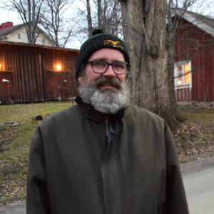 Pekka Palsanen misstänker att arrendet i framtiden kan stiga mycket för den som köper en bruksbostad. Pekka Palsanen i Fiskars bruk