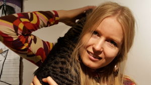 Illustratören och konstnären Nadja Andersson. nadja andersson på kissakahvila helsinki 2015., bild tre.
