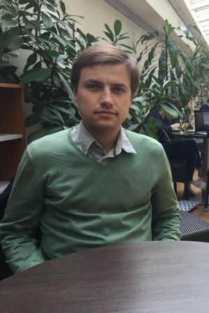 Marijuš Antonovič. Marijuš Antonovič sitter i en liten sal på Vilnius universitet