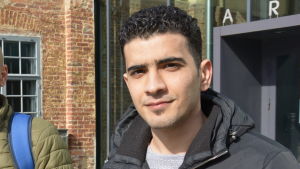 Hasan Al-Rubaye kom till Finland för två år sedan. Från höger: Abdulzaher Merzai, Hasan Al-Rubayei, Ali Ihsan Mohammed.