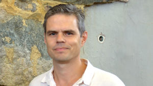 Larson Österberg tar upp klagomål och gnäll i det senaste avsnittet av sin podd. Annette Ström och Larson Österberg diskuterade kulturbevakning i Västnyland.
