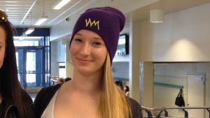 Anna Friman och Lisa Boström är nöjda med sin skola, trots att det är trångt. Anna Friman och Lisa Boström är nöjda med sin högstadieskola, trots att där är trångt.