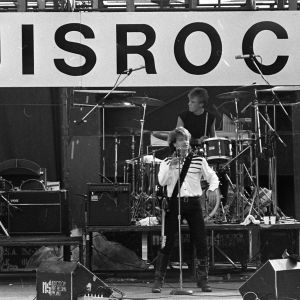 U2-yhtye esiintymässä Ruisrockissa vuonna 1982. 